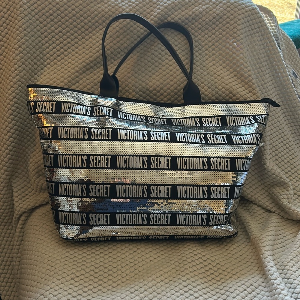 Victoria Secret Zippered Tote